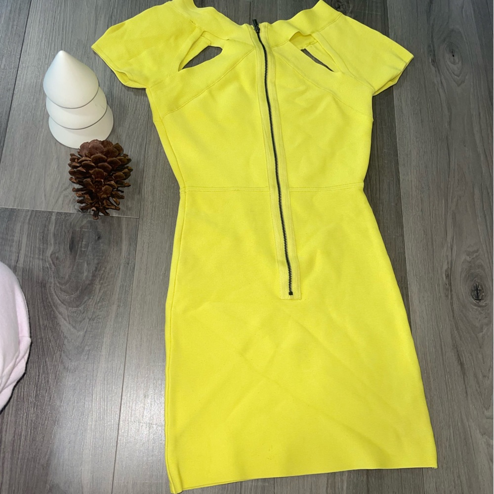 Yellow short dress